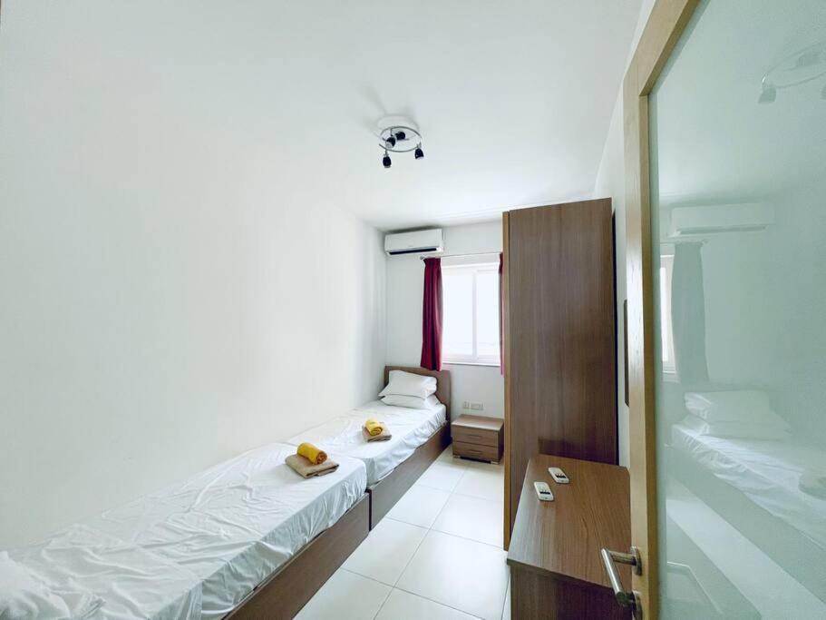 Stylish Modern Central Apartment 4 Paceville Saint Julian's Exterior photo